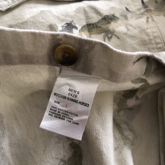 Woolrich Horses Button Front Long Sleeved Large - Picture 5 of 6